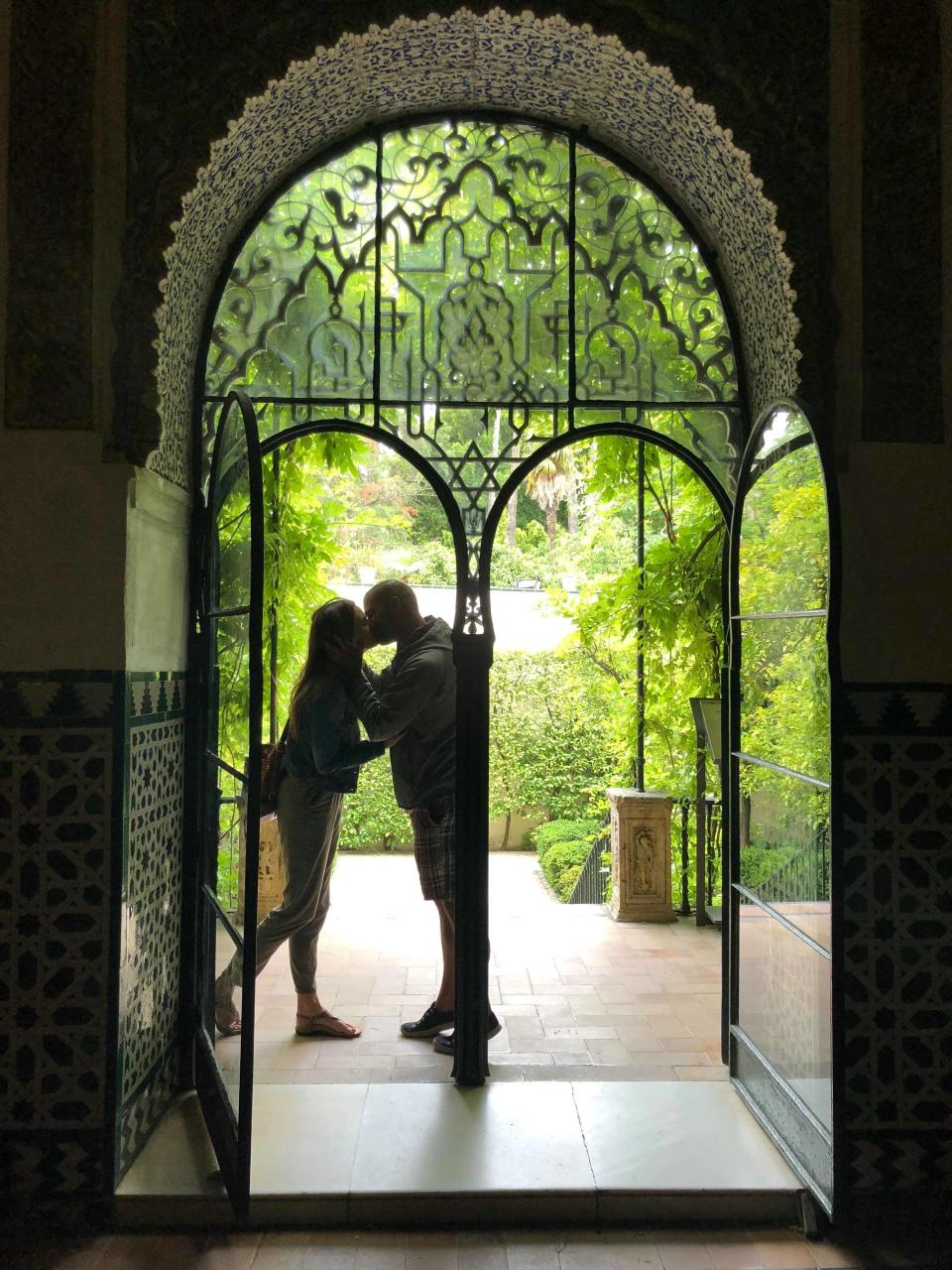 Matheson and Andrews share a kiss on one of their last trips to Seville, Spain. (Photo courtesy of Julia Carrigan)