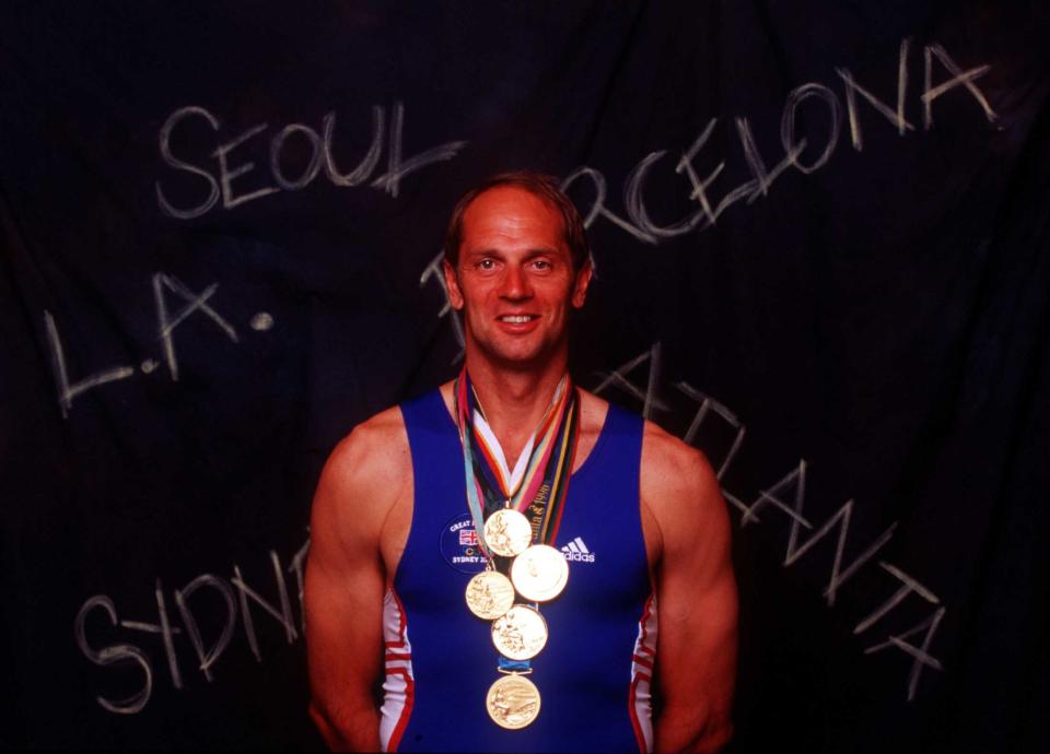 Légende absolue de sa discipline, le rameur natif de Marlow, sacré neuf fois champion du monde entre 1986 et 1999, a aussi conquis cinq médailles d'or olympiques, sur cinq éditions successives des JO (Los Angeles 1984, Séoul 1988, Barcelone 1992, Atlanta 1996, Sydney 2000). Un exploit unique dans l'histoire du sport anglais. (Mandatory Credit: Shaun Botterill/ALLSPORT)