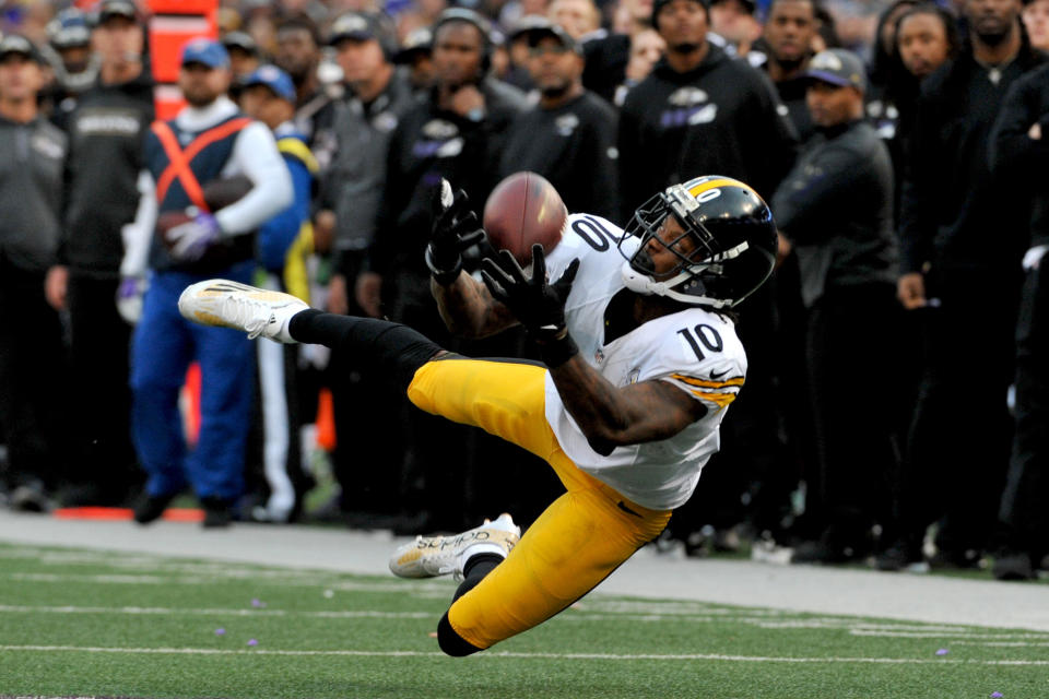 BALTIMORE, MD - DECEMBER 27, 2015: Wide receiver Martavis Bryant #10 of the Pittsburgh Steelers dives to catch a pass during a game against the Baltimore Ravens on December 27, 2015 at M&T Bank Stadium in Baltimore, Maryland. Baltimore won 20-17. (Photo by: Nick Cammett/Diamond Images/Getty Images)  
