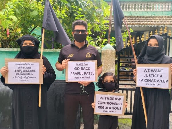 Save Lakshadweep Forum activists observe black day on Monday. [Photo/ANI]