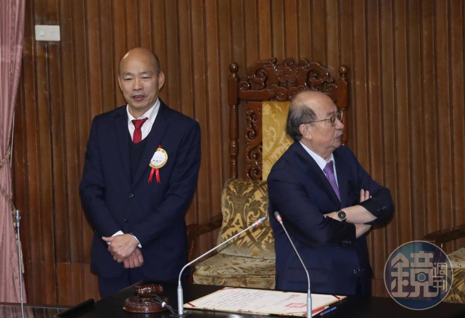 韓國瑜和柯建銘過去曾是第2屆立委的「同班同學」，如今第11屆再度聚首。