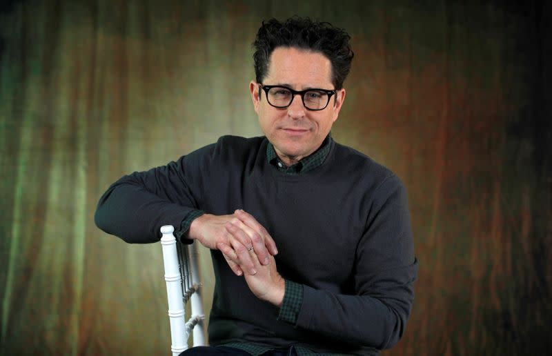 El director J.J. Abrams posa para un retrato mientras promociona la película "Star Wars: The Rise of Skywalker" en Pasadena, California