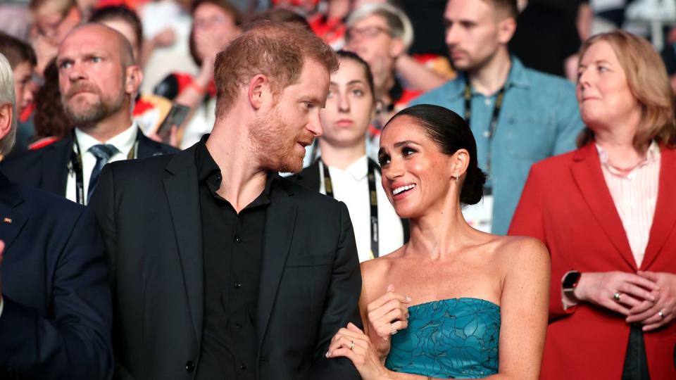 duesseldorf, germany september 16 prince harry, duke of sussex, meghan, duchess of sussex attend the closing ceremony of the invictus games dusseldorf 2023 at merkur spiel arena on september 16, 2023 in duesseldorf, germany photo by chris jacksongetty images for the invictus games foundation