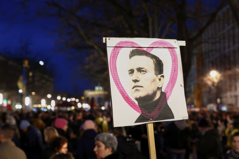 Vigilia celebrada en Berlín tras la muerte del líder opositor ruso Alexei Navalny