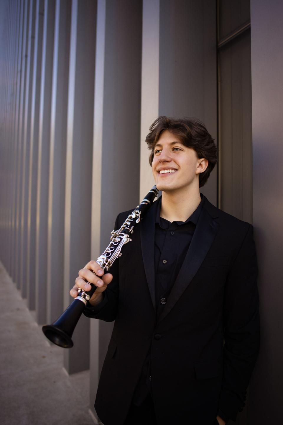 Special guest artist Nickolas Hamblin will perform Aaron Copland’s Clarinet Concerto.