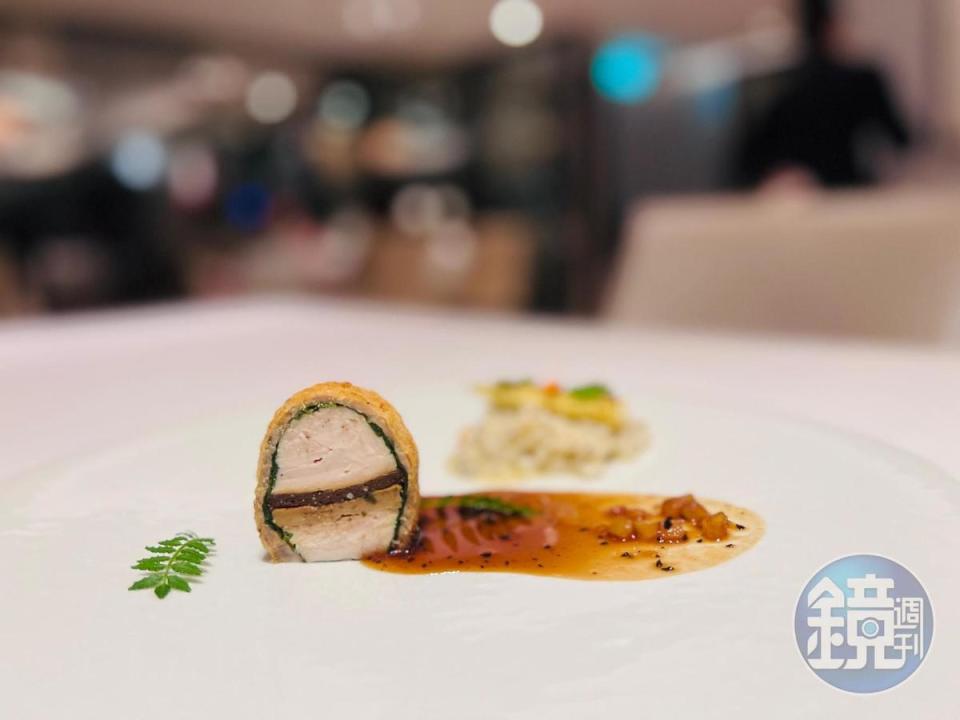 主菜「珠雞」是高山英紀2015年獲得包庫斯廚藝比賽（ Bocuse d'Or ）第5名作品。