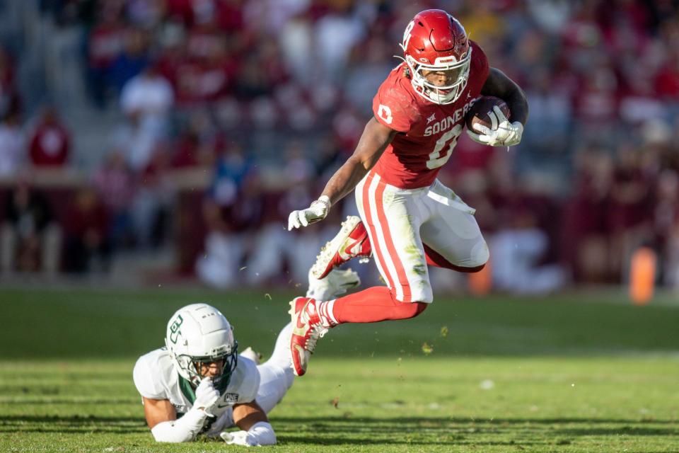 Oklahoma's Eric Gray (0) runs the ball in the fourth quarter during a college football game between the University of Oklahoma Sooners (OU) and the Baylor Bears at Gaylord Family - Oklahoma Memorial Stadium in Norman, Okla., Saturday, Nov. 5, 2022.