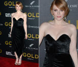 <p>Eines der interessantesten Dekolletés der Woche gab es auf der "Gold"-Premiere in New York an Bryce Dallas Howard zu sehen. Deren Dress von Preen saß ansonsten aber leider nur mittelmäßig. (17. Januar 2017, Bilder: WENN) </p>