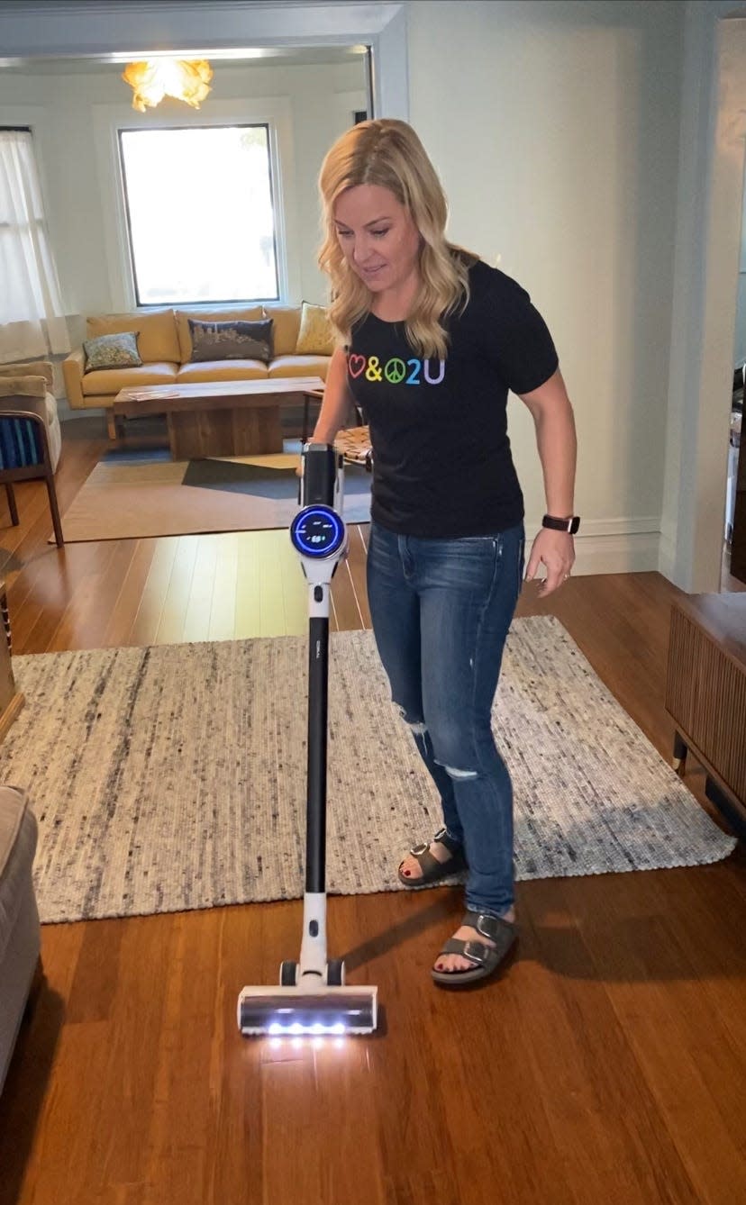 Jennifer Jolly uses the Tineco PURE ONE S12 Cordless Smart Vacuum.