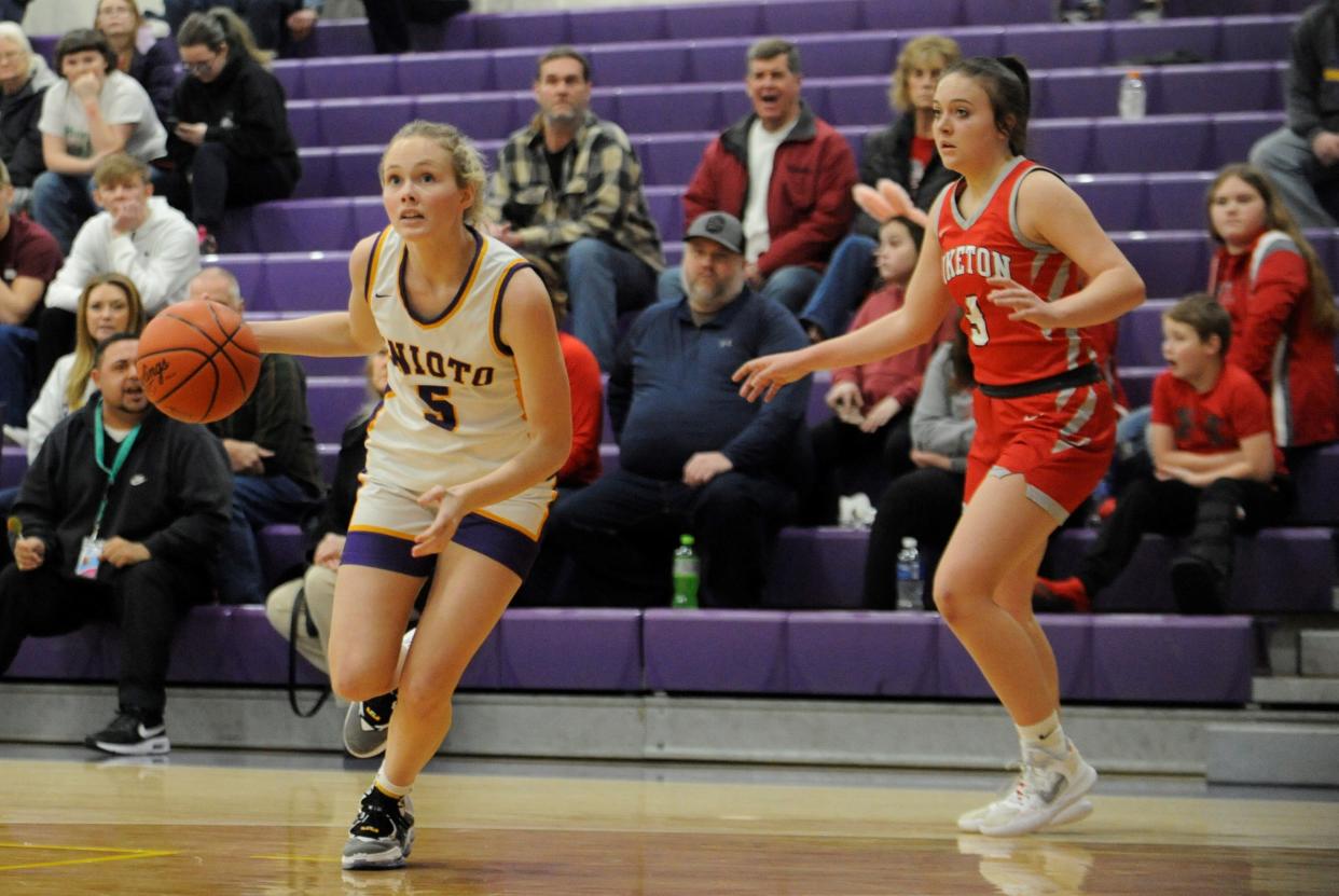 Unioto senior Addison Mohan (#5) drives toward the paint during a game against Piketon on Jan. 21, 2023. Unioto won the game 73-37.