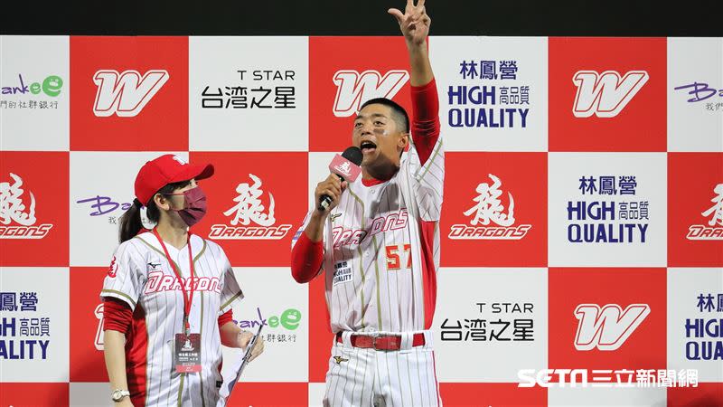 味全龍一壘手朱祥麟敲出生涯首安、首轟拿下單場MVP。（圖／記者劉彥池攝影）