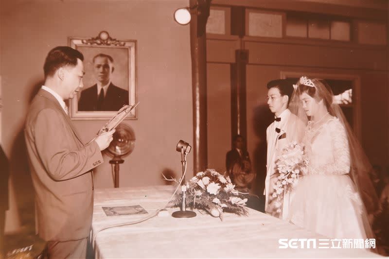台中市長林金標的千金林秀珠、前外交官林尊賢，兩人在65年前於菲律賓結婚，背後故事讓人佩服、感動。（圖／受訪者、弘道基金會提供）