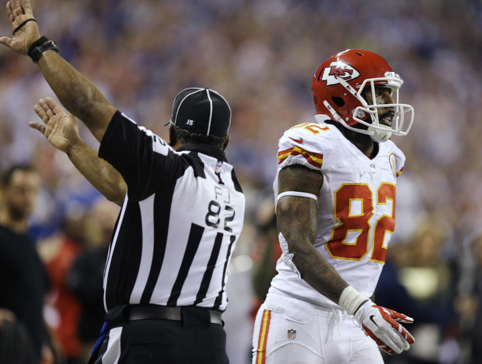 Kansas City Chiefs' Dwayne Bowe reacts after his reception is ruled out of bounds in the final moments of an NFL wild-card playoff football game against the Indianapolis Colts Saturday, Jan. 4, 2014, in Indianapolis. Indianapolis defeated Kansas City 45-44. (AP Photo/Michael Conroy)