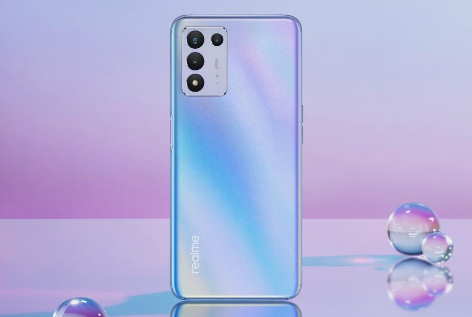 Realme Q3s