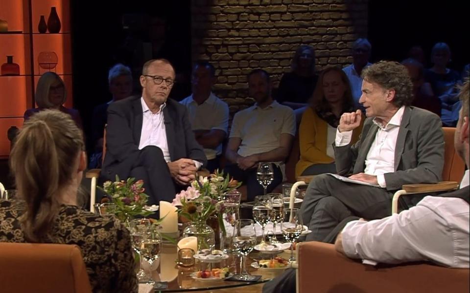 Friedrich Merz (links) stellte sich bei "3nach9" den Fragen von Moderator Giovanni di Lorenzo. (Bild: Radio Bremen)