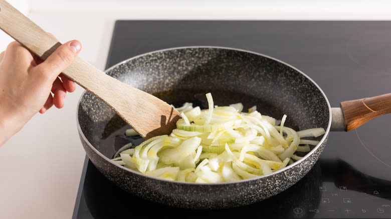 onions in skillet 