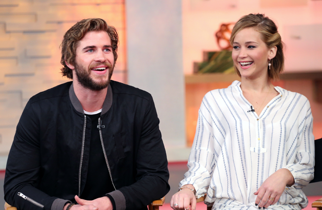 jennifer-lawrence-kissing-scene-liam-hemsworth