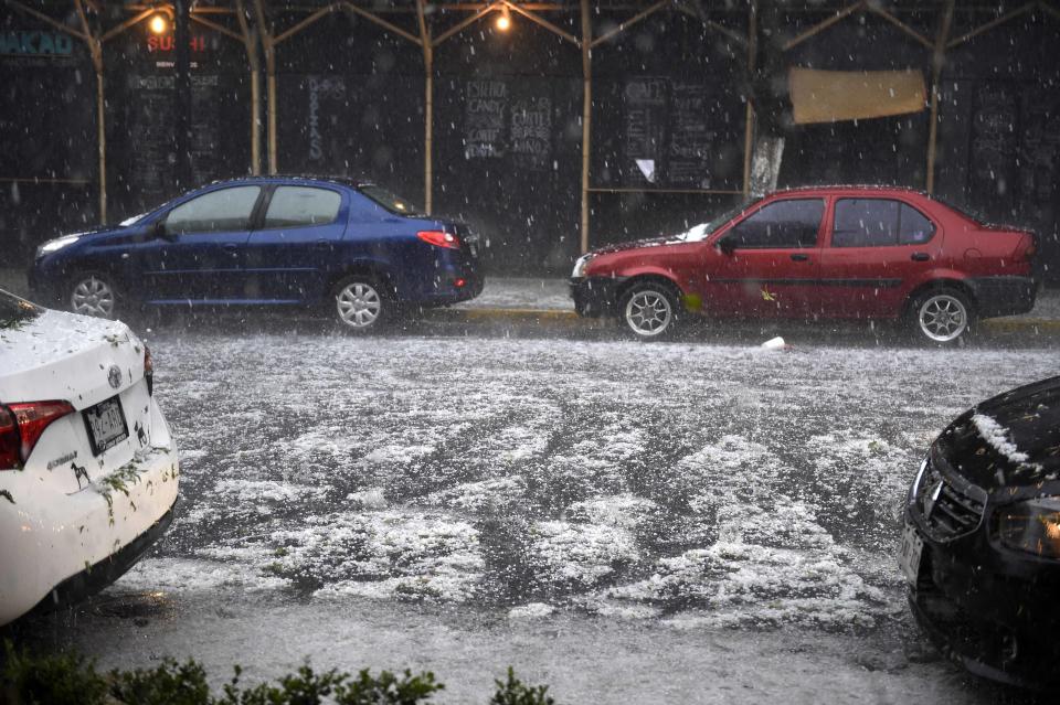 FOTOS | Granizo sorprende a la CDMX y Tlaxcala