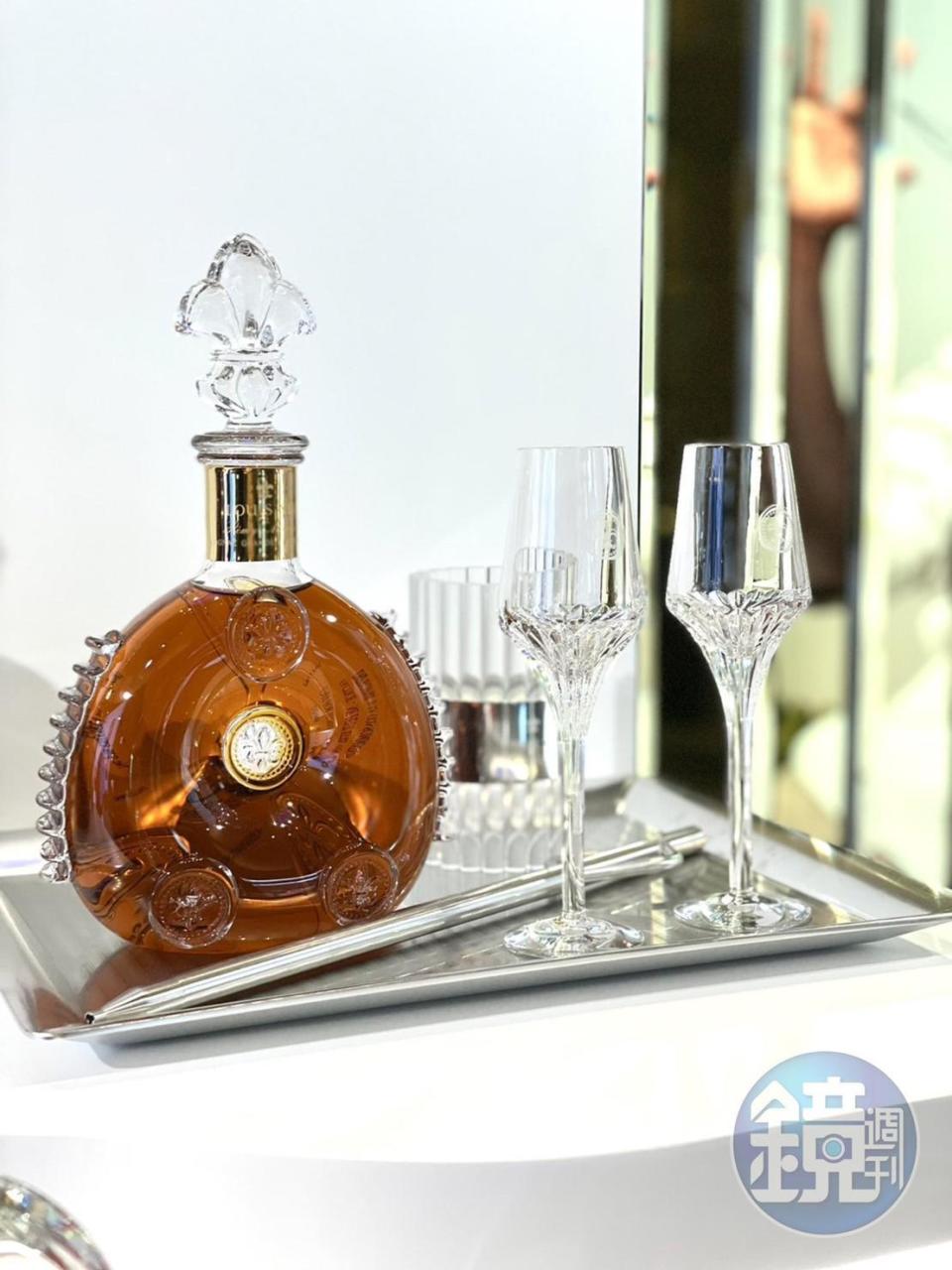 凝聚歷代釀酒大師技藝的「路易十三」（LOUIS XIII），擁有「可以喝的香水」美譽。
