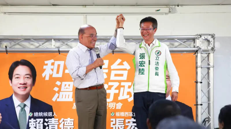 ▲新北市第6選區民進黨立委候選人張宏陸，投完票後拍照上傳，涉違反中選會規定。（圖／翻攝自張宏陸臉書）