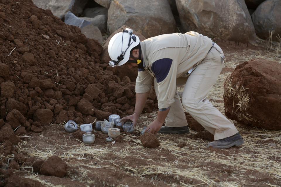 cluster munitions syria