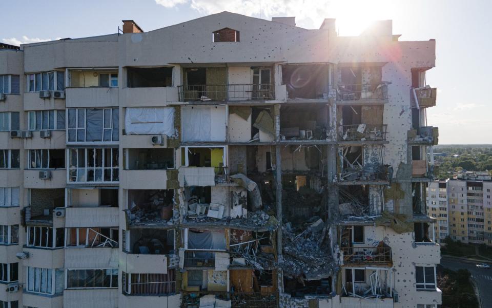 Russians destroyed this apartment building in Chernihiv - Alexey Furman/Getty Images