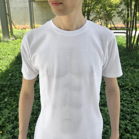 Forget working out just bag yourself one of these ab-boasting t-shirts [Photo: EkoD Works]