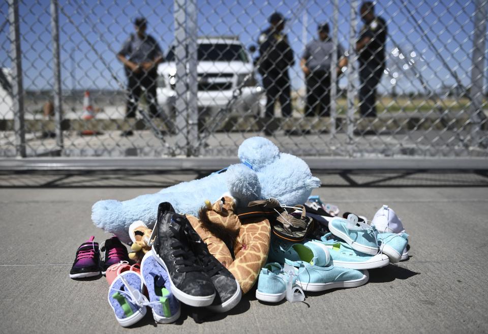 <p>Lawyers locate parents of 100 more children separated at border in controversial Trump policy</p> (Photo by BRENDAN SMIALOWSKI/AFP via Getty Images)