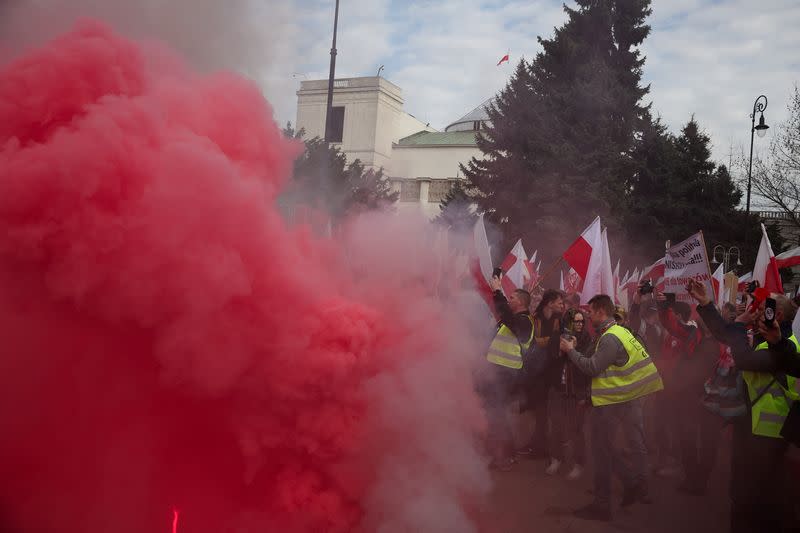 Polish farmers protest in Warsaw