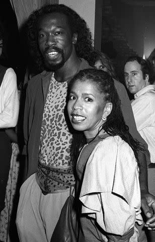 <p>Ron Galella, Ltd./Ron Galella Collection via Getty</p> Nickolas Ashford and Valerie Simpson in 1981