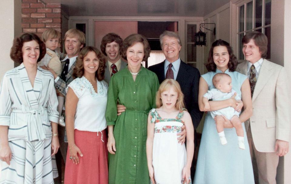 PHOTO: A portrait of President Jimmy Carter and his extended family. (Corbis via Getty Images)