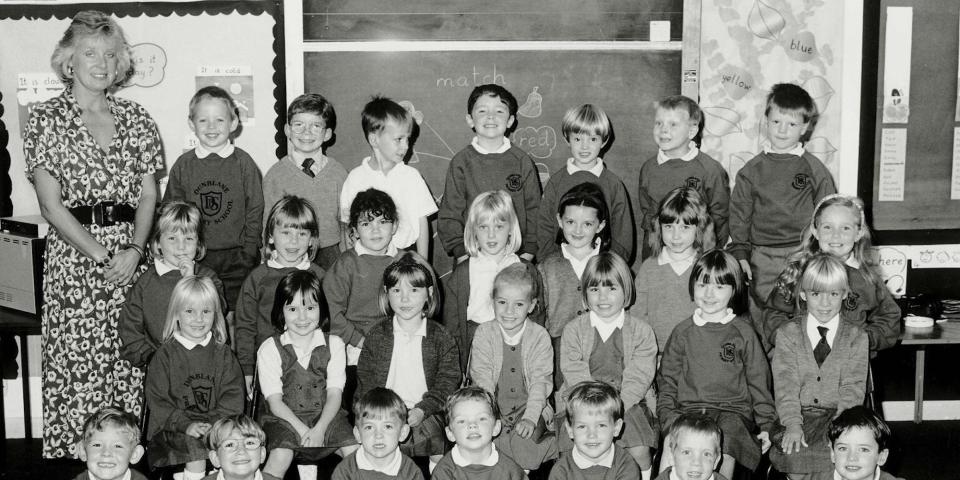 A black-and-white school class portrait of the elementary school pupils and teacher that were attacked in the Dunblane Massacre in 1996.