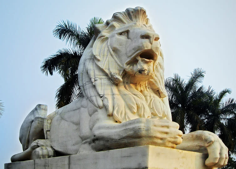 <span class="caption">Glory of empire: the Victoria Memorial in Kolkata.</span> <span class="attribution"><span class="source">Joydeep via Wikimedia Commons</span>, <a class="link " href="http://creativecommons.org/licenses/by/4.0/" rel="nofollow noopener" target="_blank" data-ylk="slk:CC BY;elm:context_link;itc:0;sec:content-canvas">CC BY</a></span>
