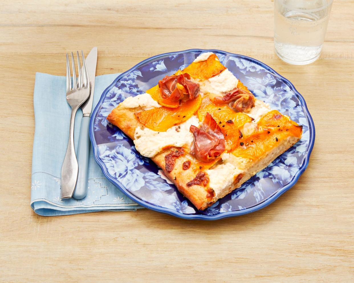 white pizza with butternut squash and prosciutto fall recipe