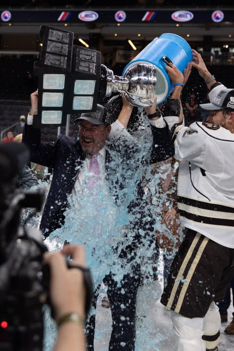 Palm Desert, CA – Hershey Bears head coach Todd Nelson raises the Calder Cup following Hershey’s 3-2 overtime victory over the Coachella Valley Firebirds in Game Seven of the Calder Cup Finals (Katie Fri / Hershey Bears)