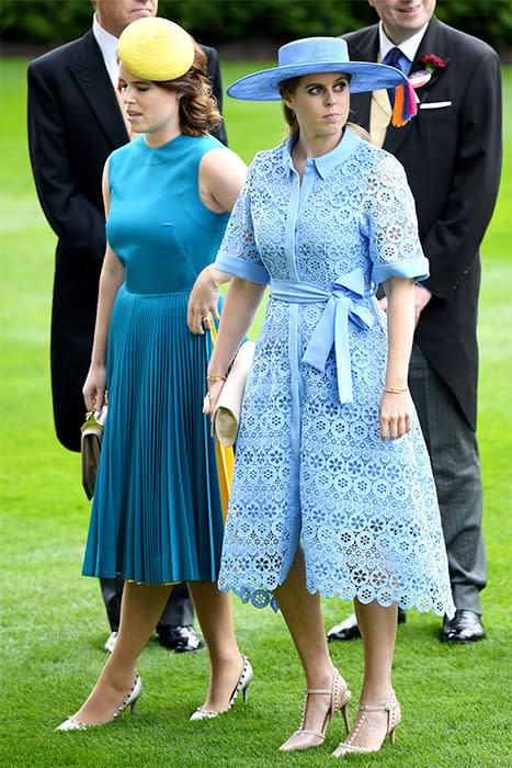 princess-beatrice-and-eugenie-ascot-blue-dress