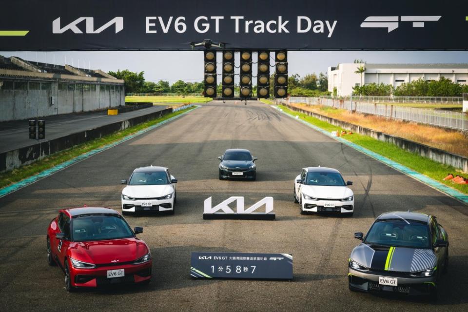 2023-kia-ev6-gt-road-track