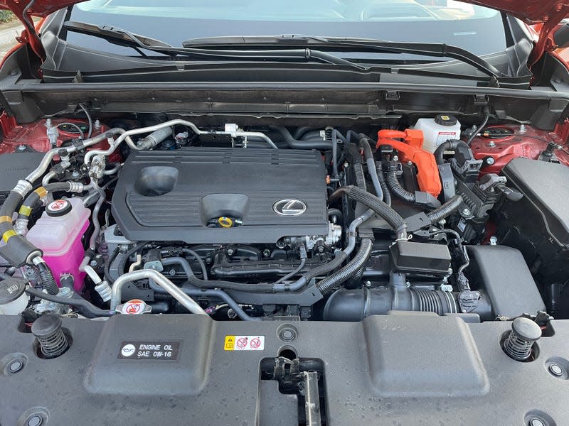 Lexus NX450h+ engine