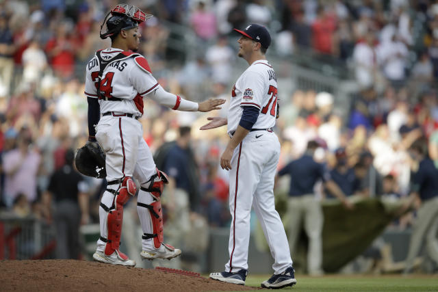 Albies slam leads Braves to 10th in row, 10-4 over Pirates –