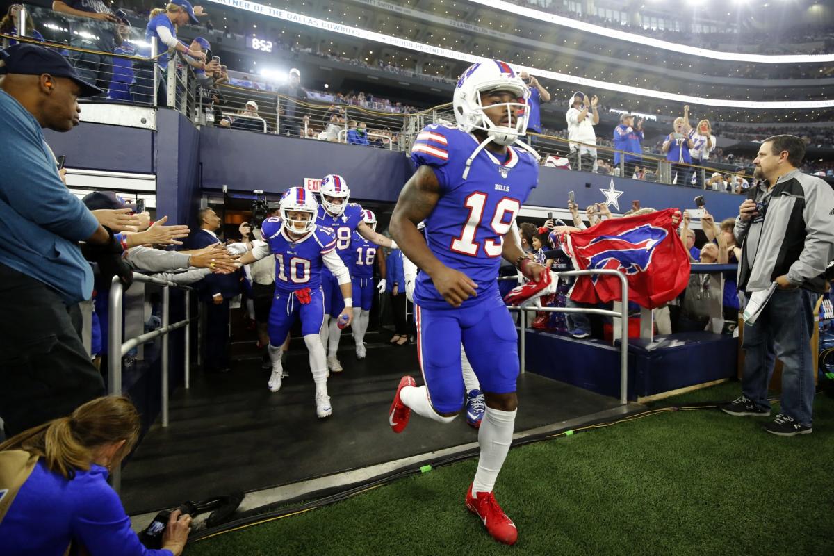 Isaiah McKenzie re-signs with Bills: 'I love being here'