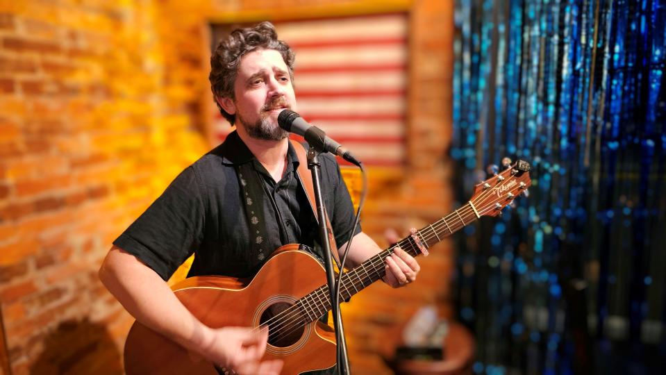 English born singer-songwriter Joel Lindsay returns March 2 to Bridgewater, the same town where he made his U.S. debut.