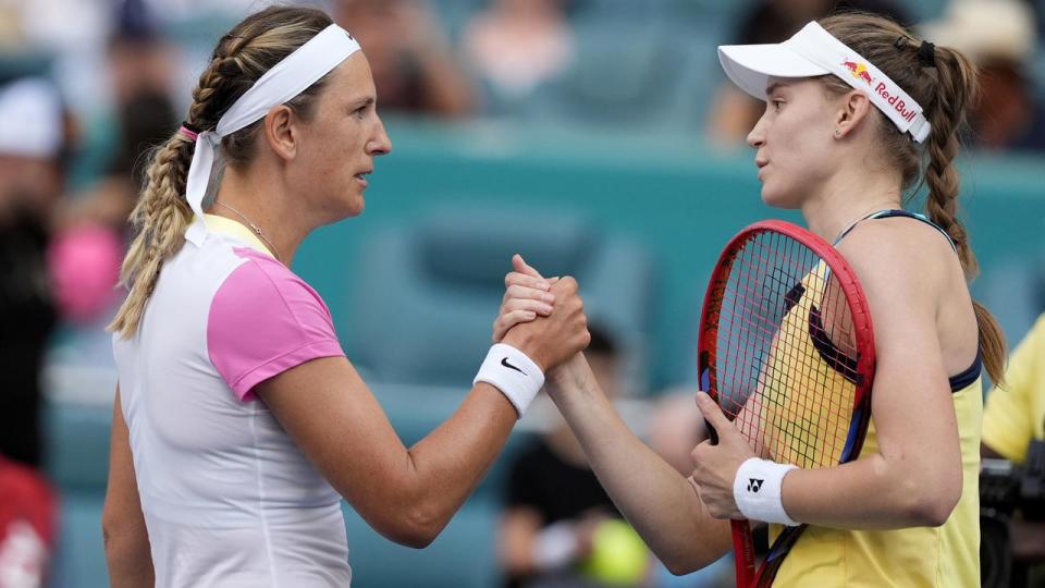 Victoria Azarenka (left) and Elena Rybakina