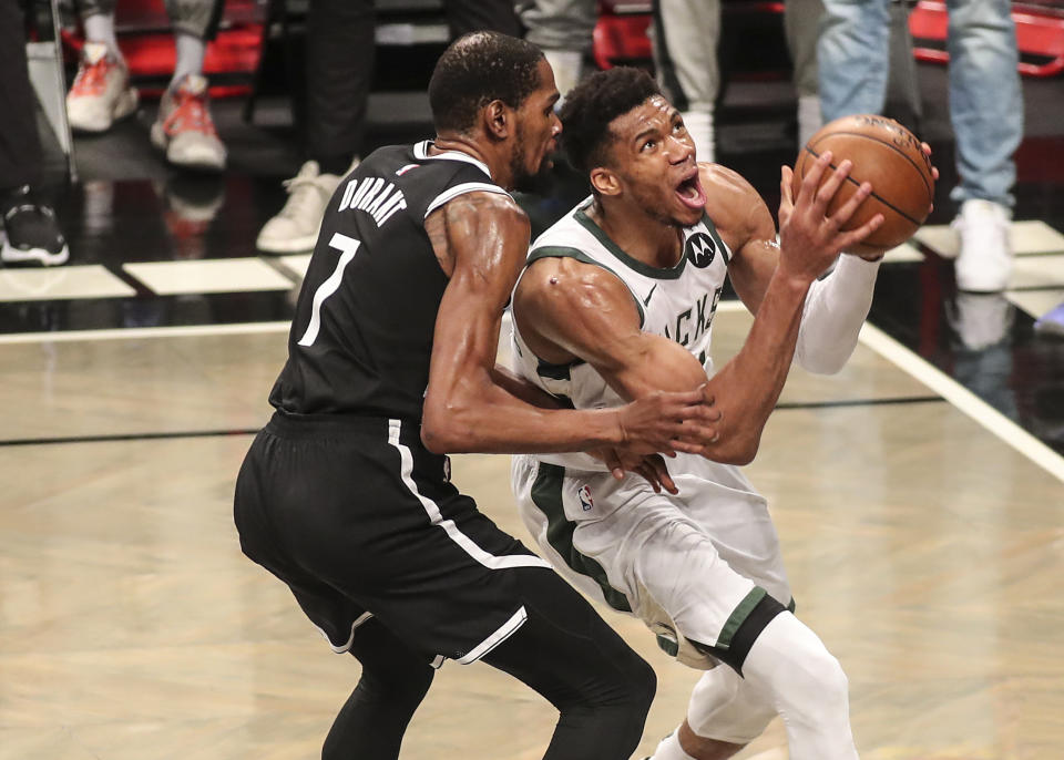 Kevin Durant (左)及Giannis Antetokounmpo (右) 。 (Credit: Wendell Cruz-USA TODAY Sports)