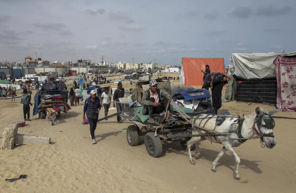 Palestinians fleeing from the southern Gaza city of Rafah during an Israeli