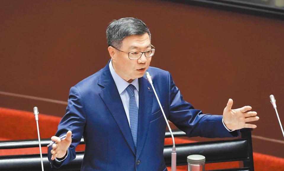 台南發生重大槍擊案，行政院長卓榮泰9日在立法院表示，全國同步展開掃黑肅貪行動，持續進行。（姚志平攝）