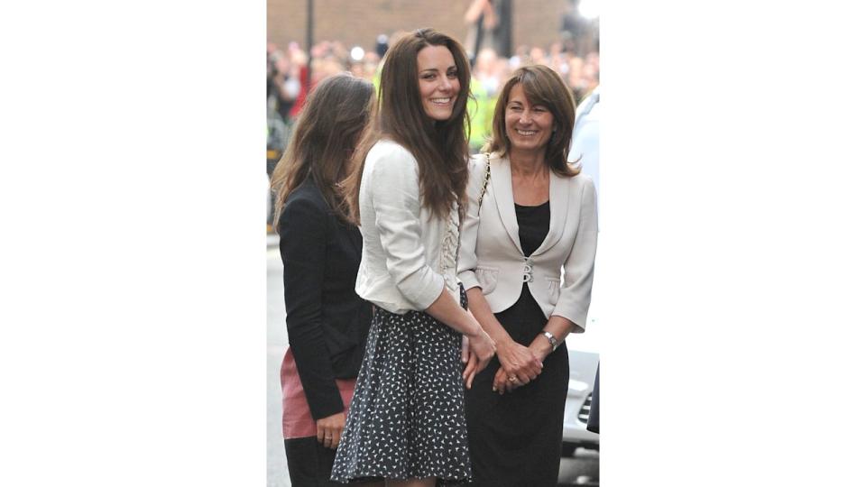 Kate, Pippa and Carole Middleton arriving at The Goring Hotel on the eve of the royal wedding