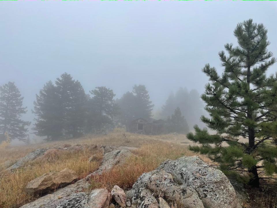 An abandoned house on the Homestead Meadows trail outside of Estes Park, Colorado.