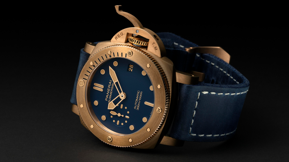 Submersible Bronzo Blu Abisso｜PAM01074／錶徑42mm／青銅錶殼／時間及日期指示／P.900自動上鏈機芯／防水300米／建議售價：NT$ 690,000（專賣店獨家販售，年度限量1,000只）