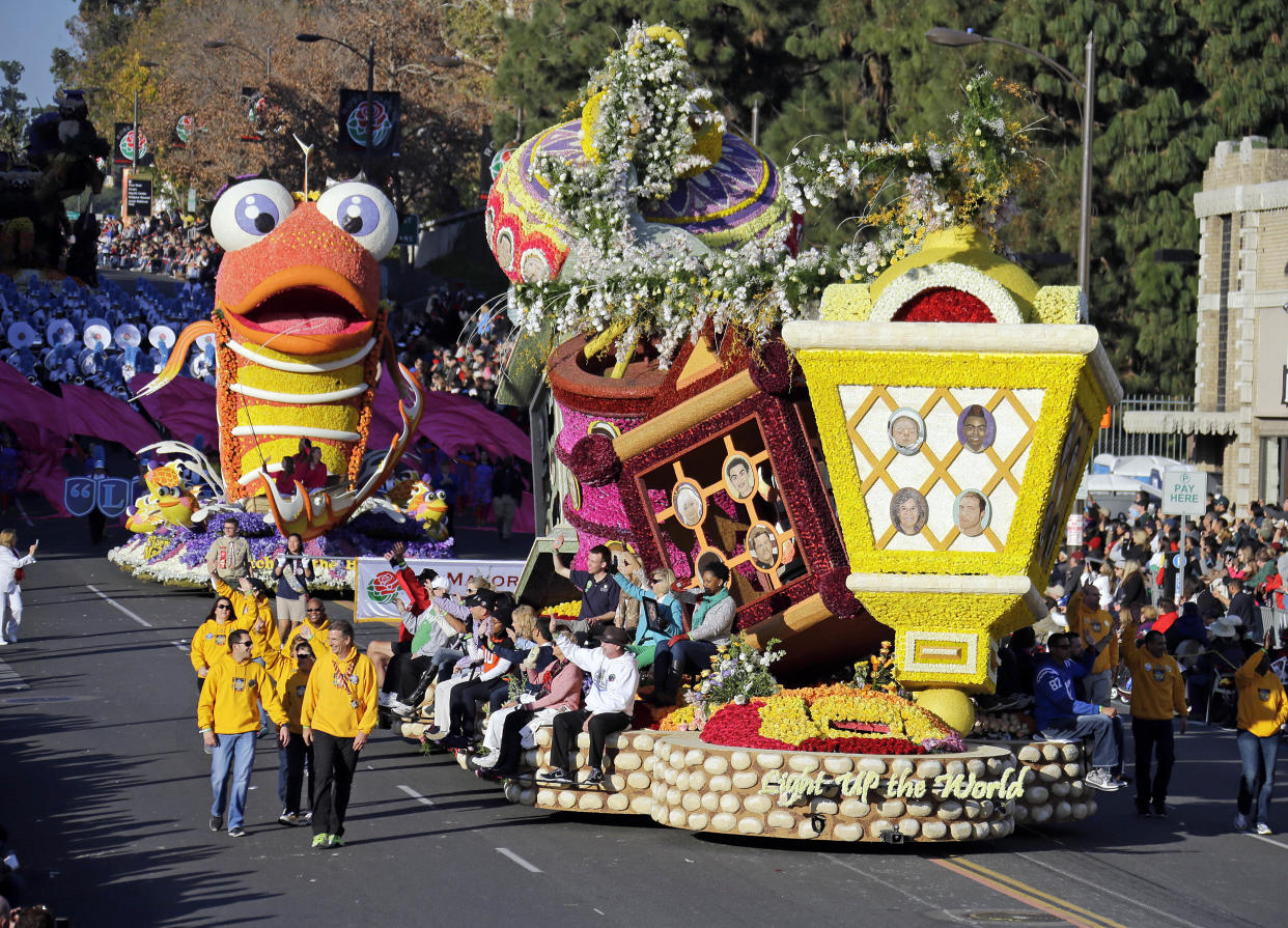 The Donate Life float from 2014 had the theme of “Light Up The World,” while this year the theme will be “The Gift Of Life.” (AP Photo)