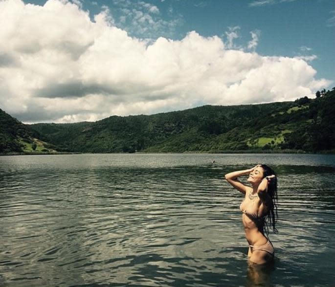 Parece que la actriz Vanessa Hudgens ha disfrutado muchísimo sus vacaciones en Nueva Zelanda. Como pequeña muestra de agradecimiento, colgó en Instagram antes de su viaje de regreso esta instantánea en bikini, con el siguiente comentario: “Nueva Zelanda, te voy a extrañar. Fue una aventura maravillosa.” (Foto: Instagram/Vanessa Hudgens)